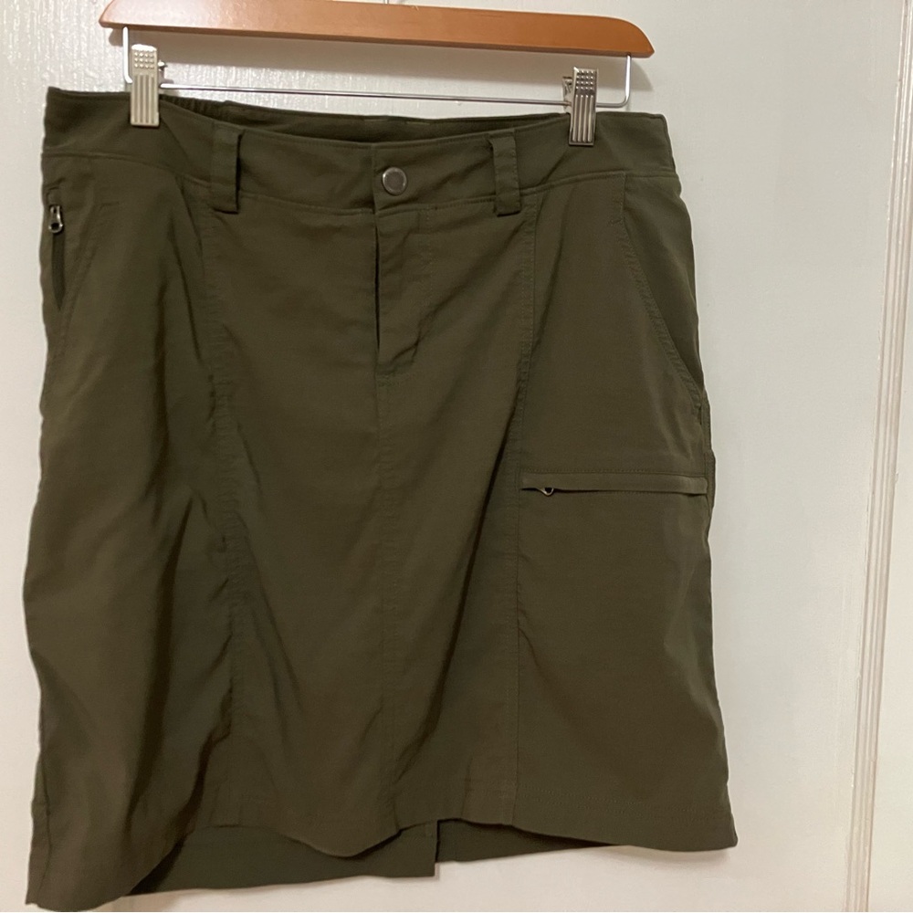 Duluth Trading Co Olive Skort Skirt Size 10